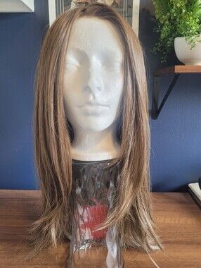 NWT Glam By Tressallure Realistic Synthetic Light Brown Lace Front Wig